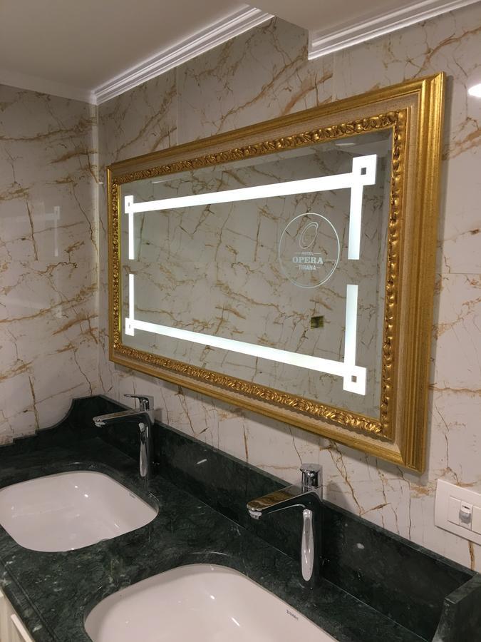 Opera 4*